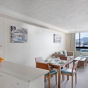 One-Bedroom Apartment City View